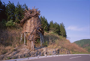 雨引く里の竜神の塔