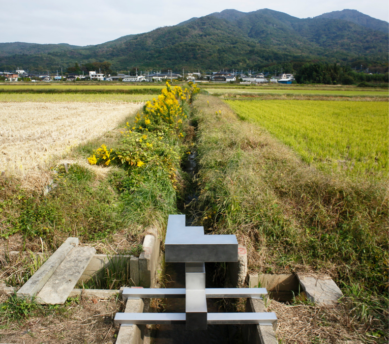 山へ